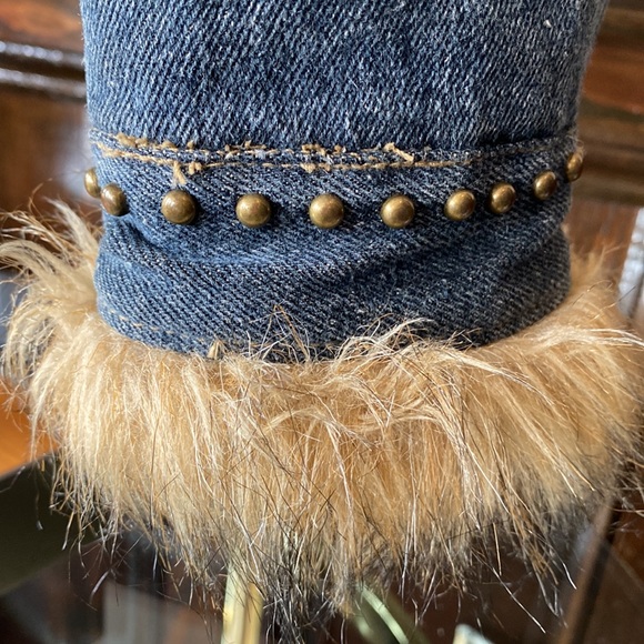 Giacca Gallery Co Faux Fur and Denim jacket with studs. Size large - Picture 4 of 5